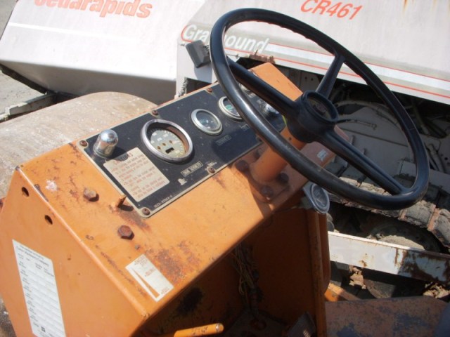 Sakai SV70T Single Drum Compactor — photo 2