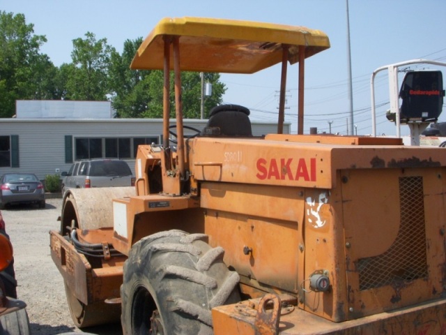 Sakai SV70T Single Drum Compactor — photo 3