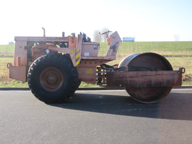 CASE VIBROMAX W1102D Year: 1991 Single Drum Compactor — photo 2