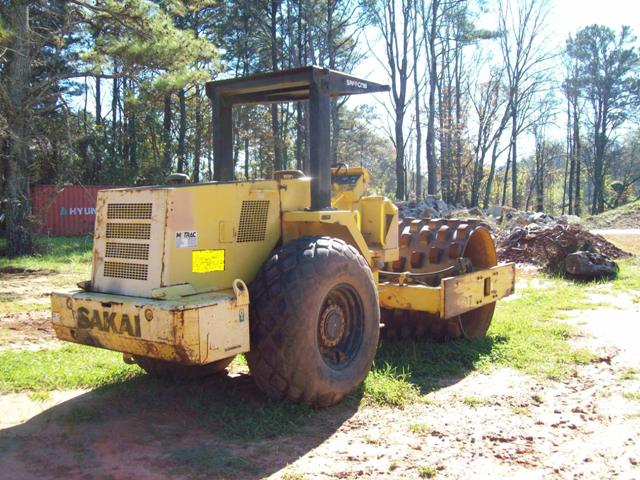 Sakai SV500 Year: 1996 Single Drum Compactor — photo 5