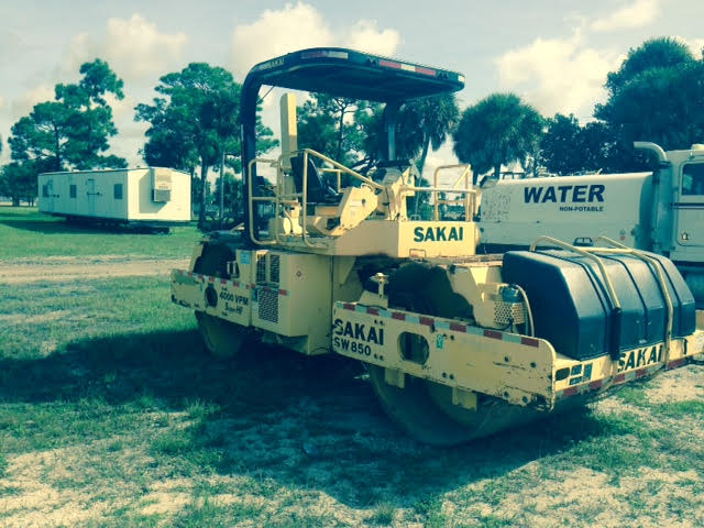 Sakai SW850 Year: 2005 Single Drum Tandem Roller — photo 2