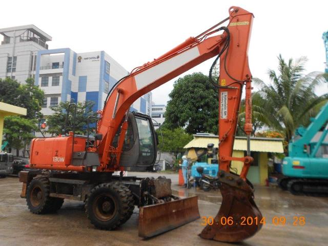 Hitachi ZX130 Wheel Excavator — photo 5