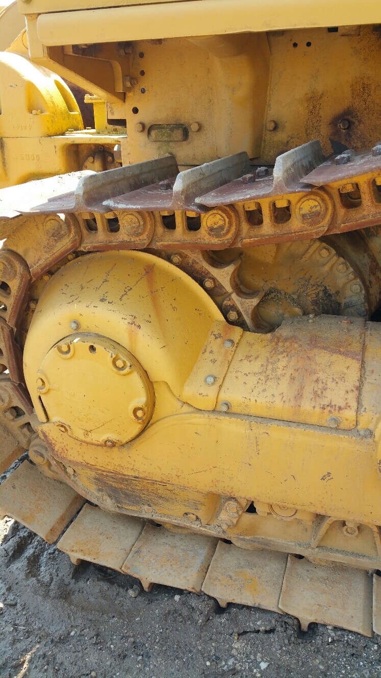 CAT D7G Bulldozer with Standard Blade — photo 9