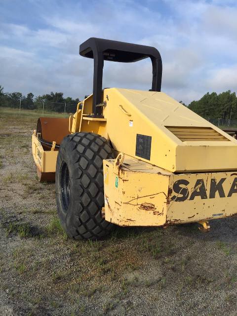 Sakai SV505D Single Drum Compactor — photo 3