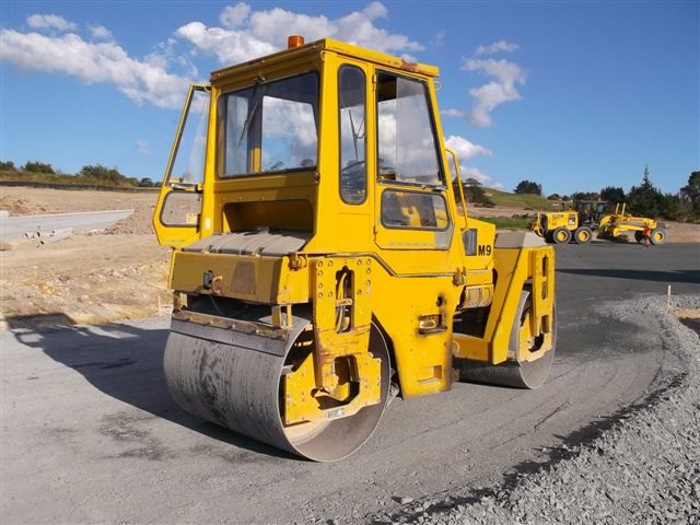 Sakai SW70C Tandem Roller — photo 4