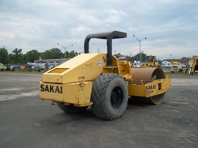 Sakai SV505D Year: 2006 Single Drum Compactor — photo 4