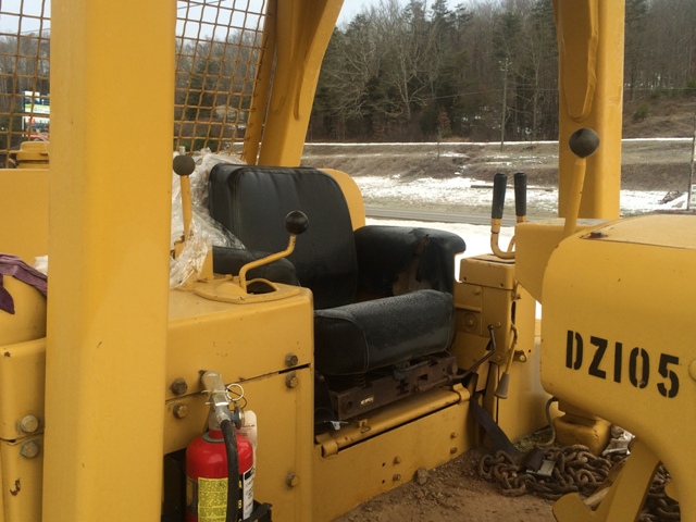 CAT D7G Bulldozer — photo 2