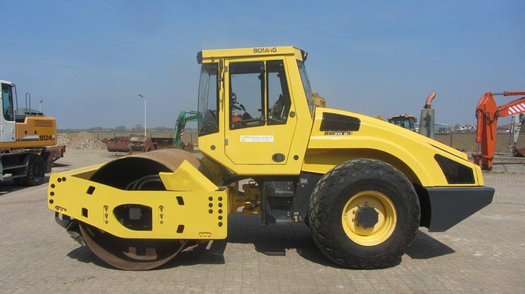 Bomag BW211D-4 Year: 2006 Single Drum Compactor — photo 3