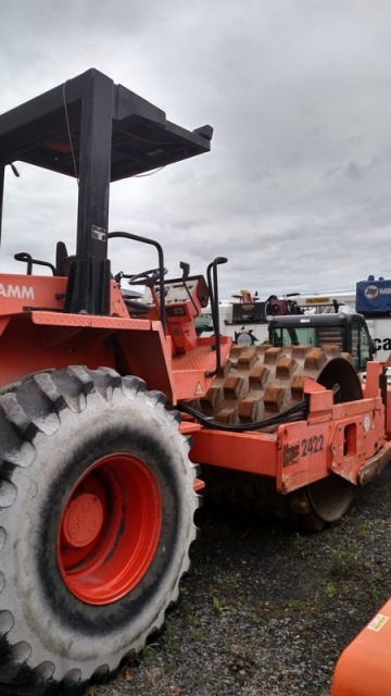 Hamm 2422 PadFoot Single Drum Compactor — photo 5