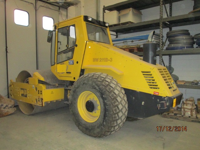 Bomag BW211D-3 Year: 2003 Single Drum Compactor — photo 2