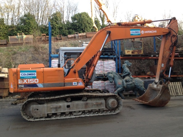 Hitachi EX150-1 Crawler Excavator — photo 3