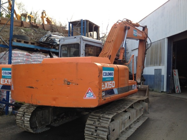 Hitachi EX150-1 Crawler Excavator — photo 4