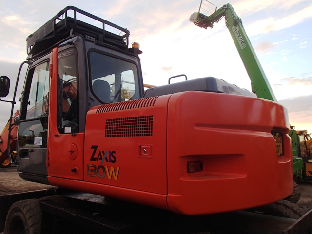 Hitachi ZX130W Wheeled Excavator — photo 2