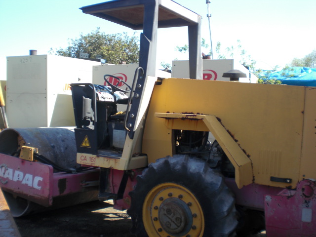 Dynapac CA151D Year: 1994 Single Drum Compactor — photo 2