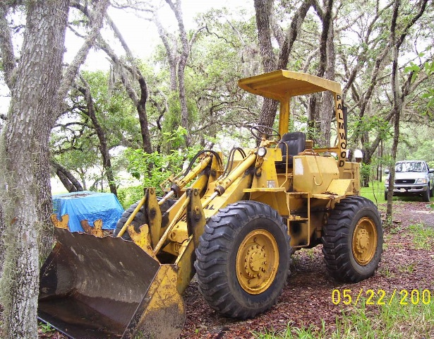 CAT 910 Year: 1979 Wheel Loader 1979 — For Sale at Dawood Ahmed FZE