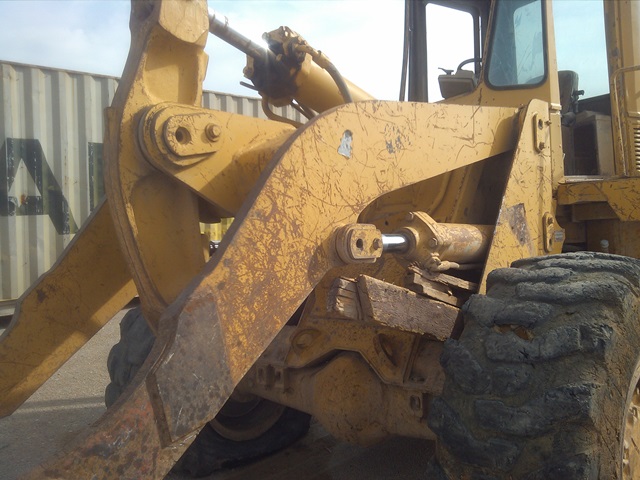 CAT 950B Wheel Loader with Diesel Pump Problem — photo 3