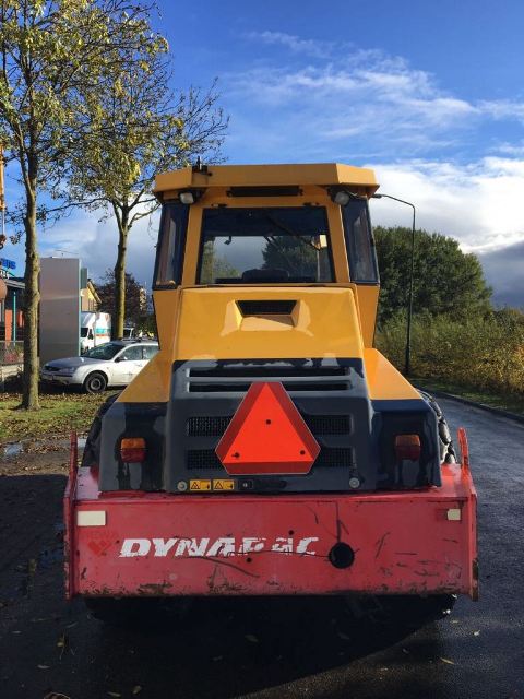 Dynapac CA302D Year: 1998 Single Drum Compactor with CAB — photo 4