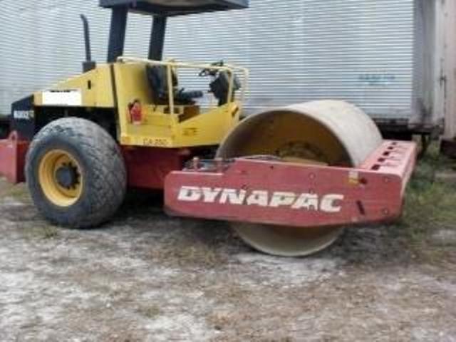 Dynapac CA250D Year: 2003 Single Drum Roller — photo 3