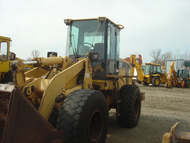 CAT 938G Year: 1998  Wheel Loader — photo 3