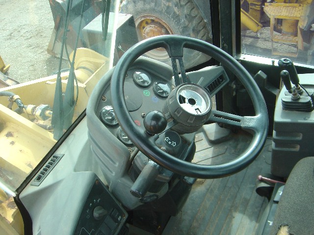 CAT 938G Year: 1998  Wheel Loader — photo 6