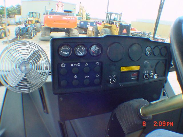 Dynapac CA252D Single Drum Compactor — photo 2