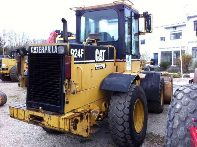 CAT 924F Year: 1997 Wheel Loader — photo 3