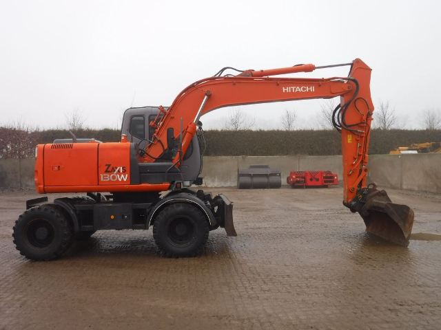 Hitachi ZX130W Wheel Excavator Year 2005 — photo 4