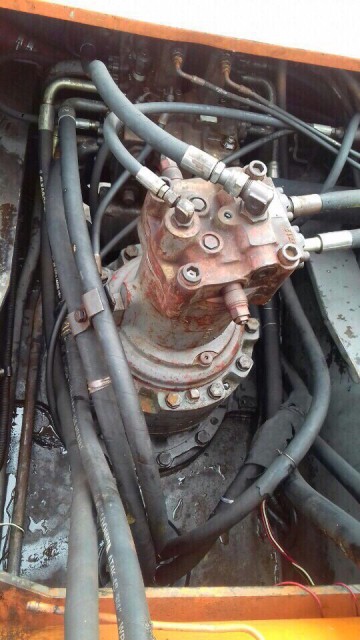 Hitachi EX200-1 Crawler Excavator — photo 3