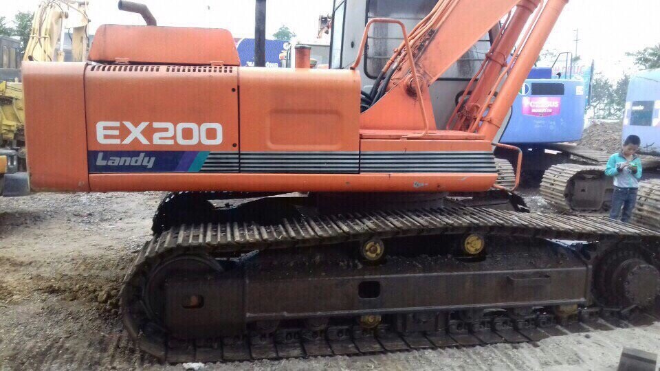 Hitachi EX200-1 Crawler Excavator — photo 8