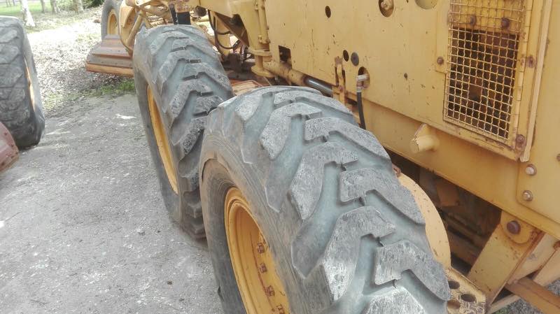 CAT 140G Motor Grader with Ripper and Push Block Year: 1994 — photo 5