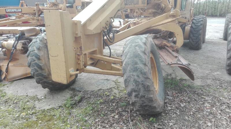 CAT 140G Motor Grader with Ripper and Push Block Year: 1994 — photo 10