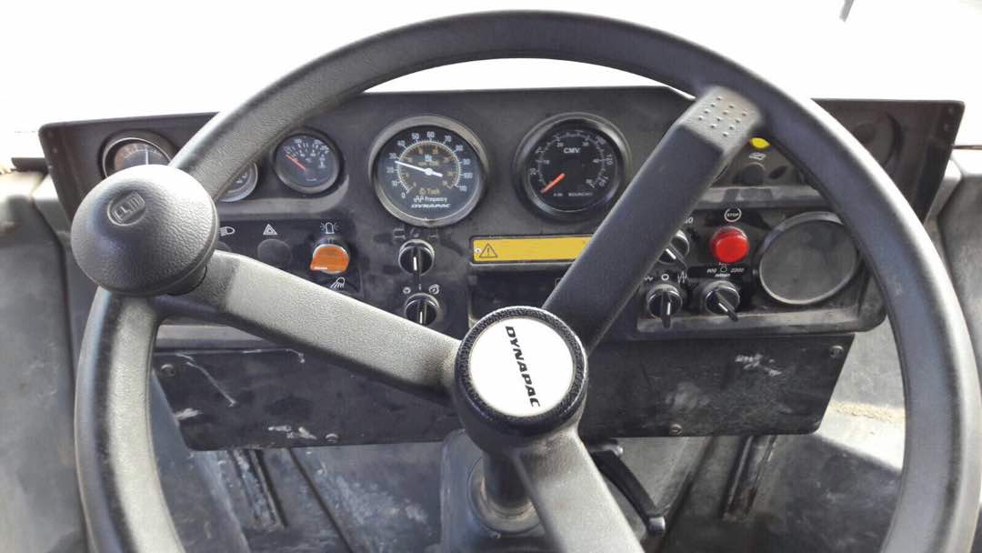 Dynapac CA252D Year: 2008 with Cab — photo 8