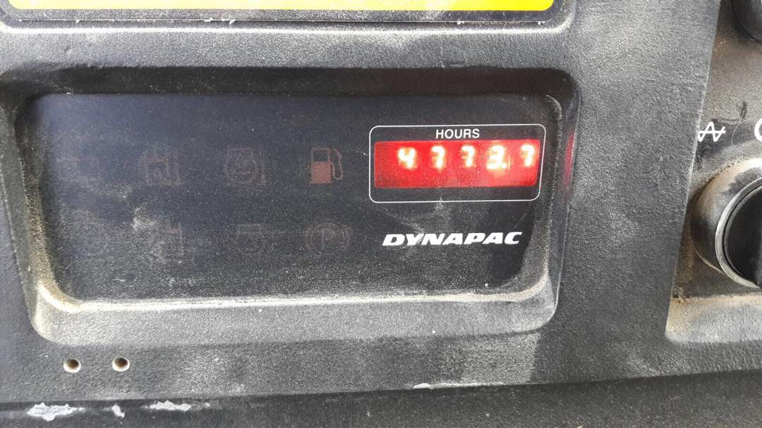 Dynapac CA252D Year: 2008 with Cab — photo 2