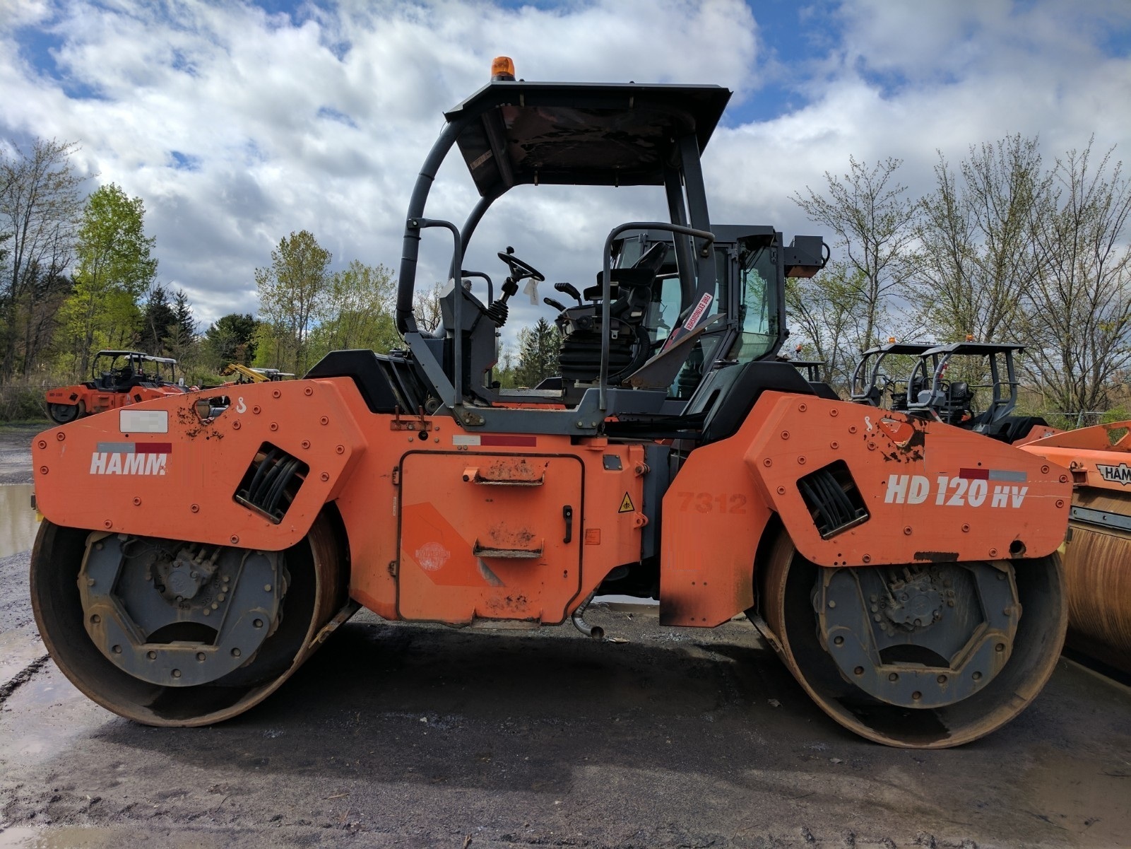 Hamm HD120HV Tandem Roller Year: 2005 - Original Paint — photo 2