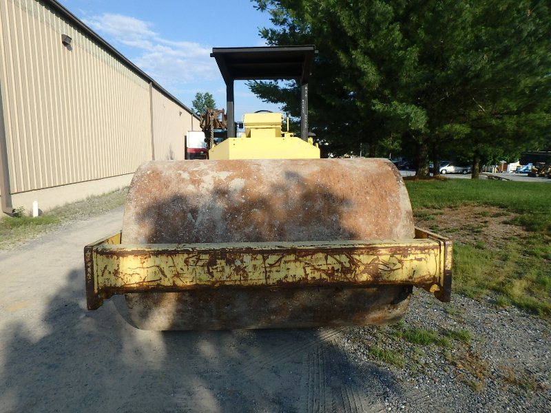 Sakai SV500D Single Drum Compactor Year: 1997 — photo 8