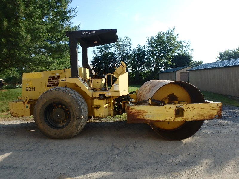 Sakai SV500D Single Drum Compactor Year: 1997 — photo 2