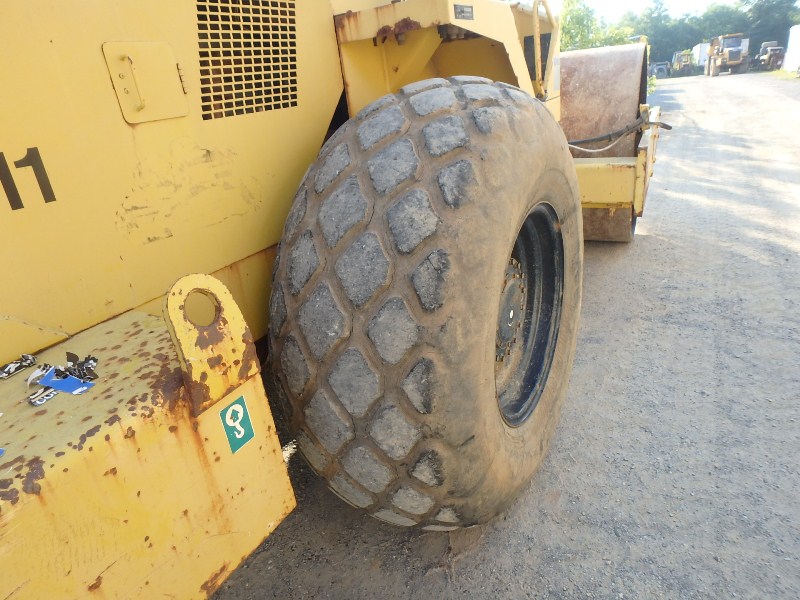 Sakai SV500D Single Drum Compactor Year: 1997 — photo 11