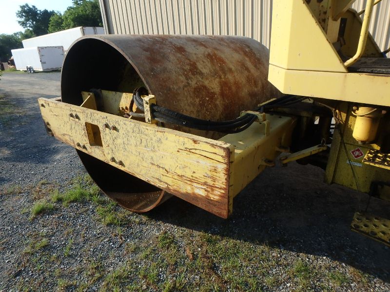 Sakai SV500D Single Drum Compactor Year: 1997 — photo 12