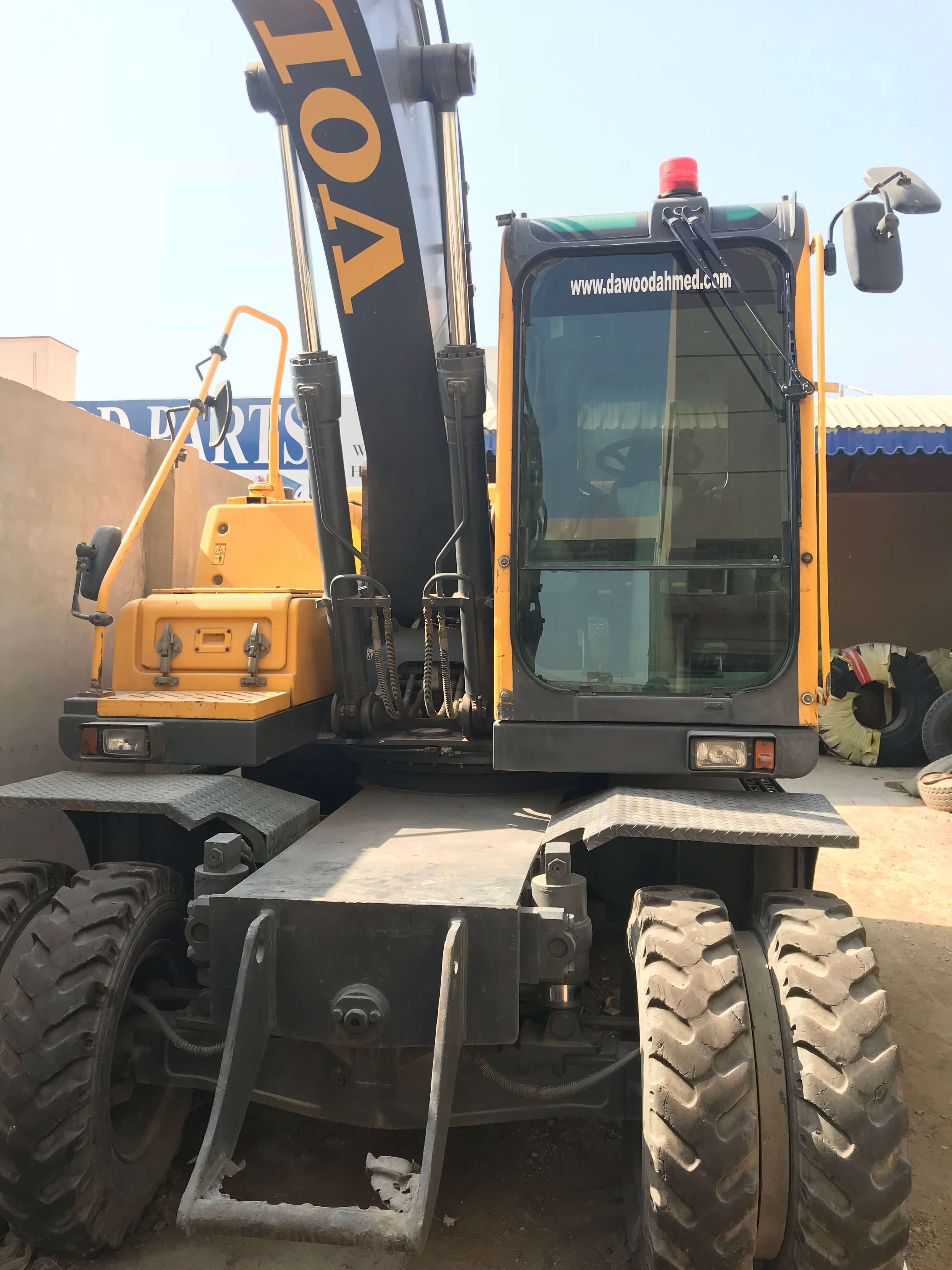 Volvo E145BW Wheeled Excavator Year 2006 — photo 4