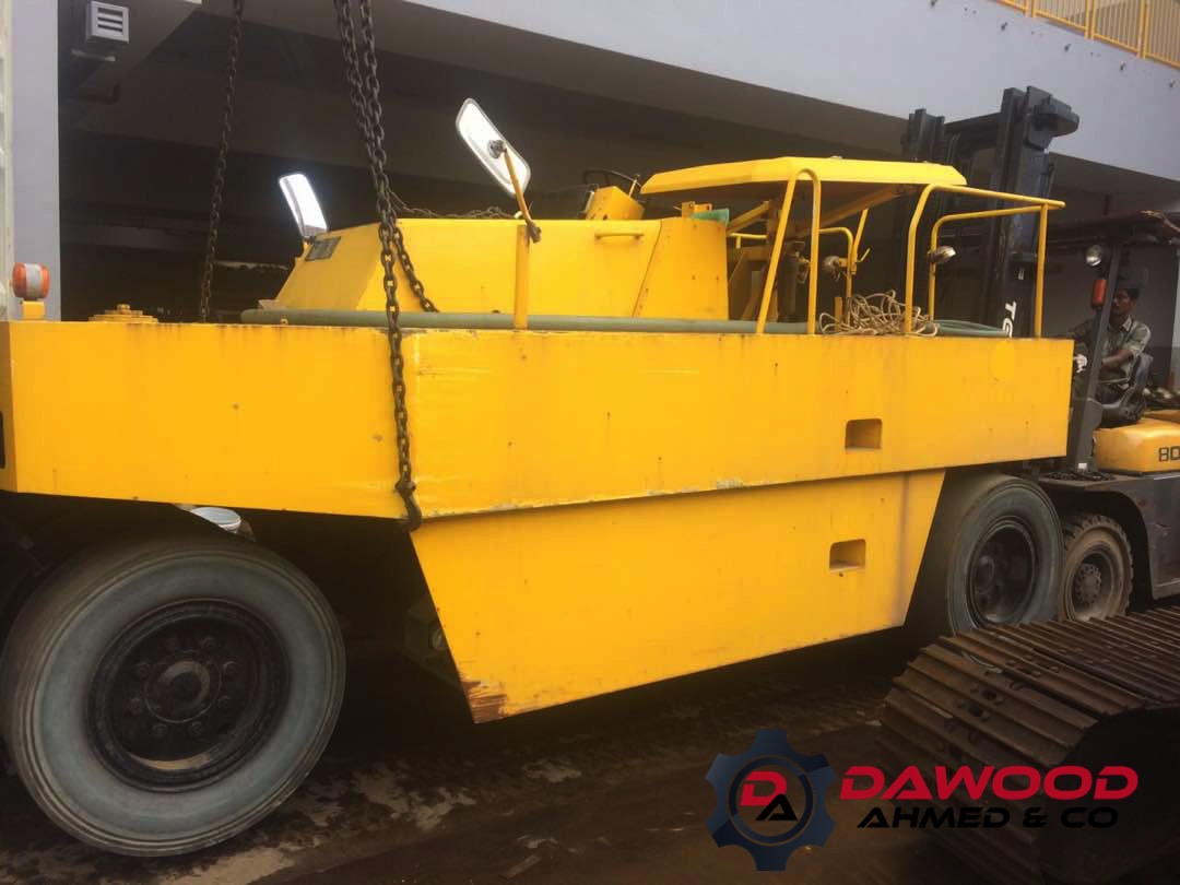 Sakai T2 Pneumatic Tire Roller — photo 2