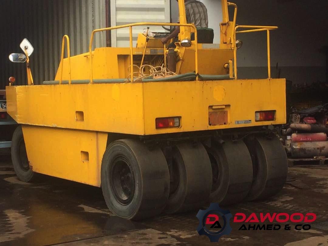 Sakai T2 Pneumatic Tire Roller — photo 3