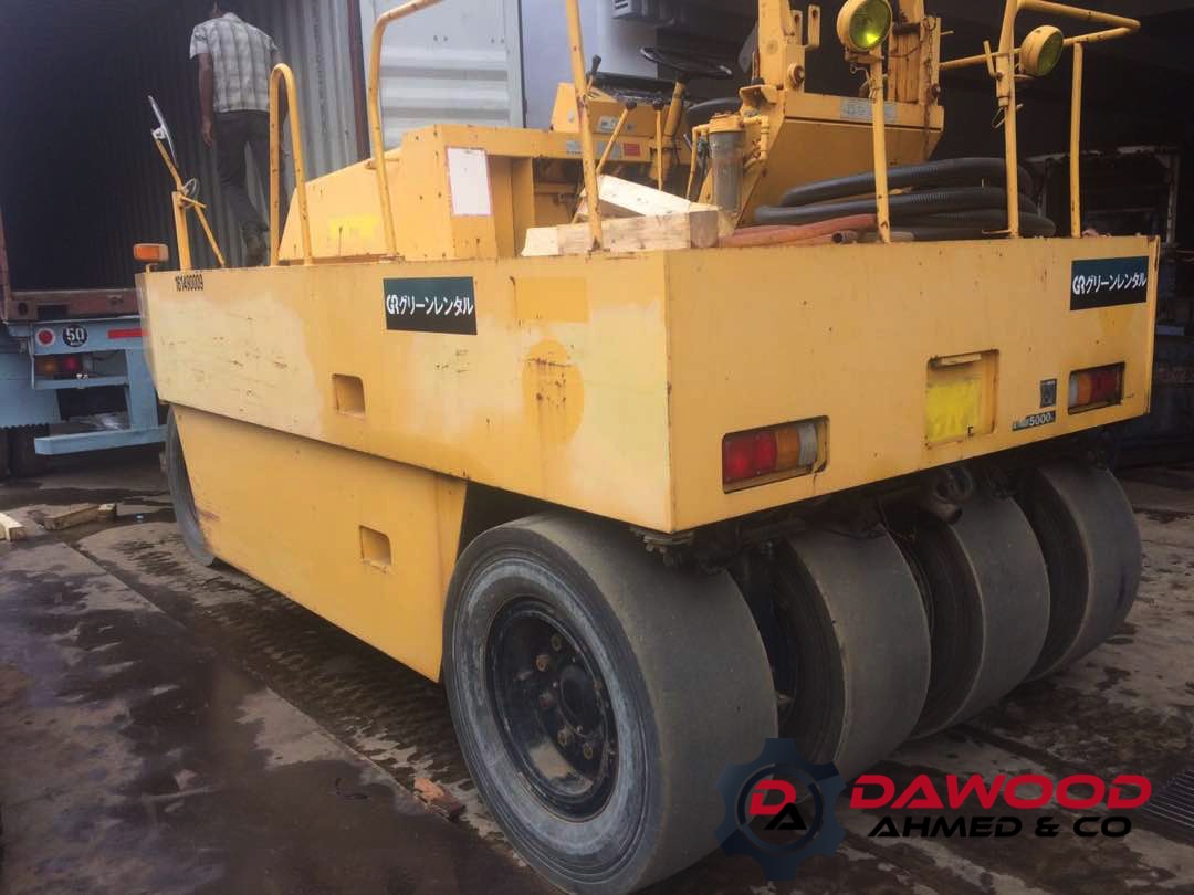 Sakai T2 Pneumatic Tire Roller — photo 2