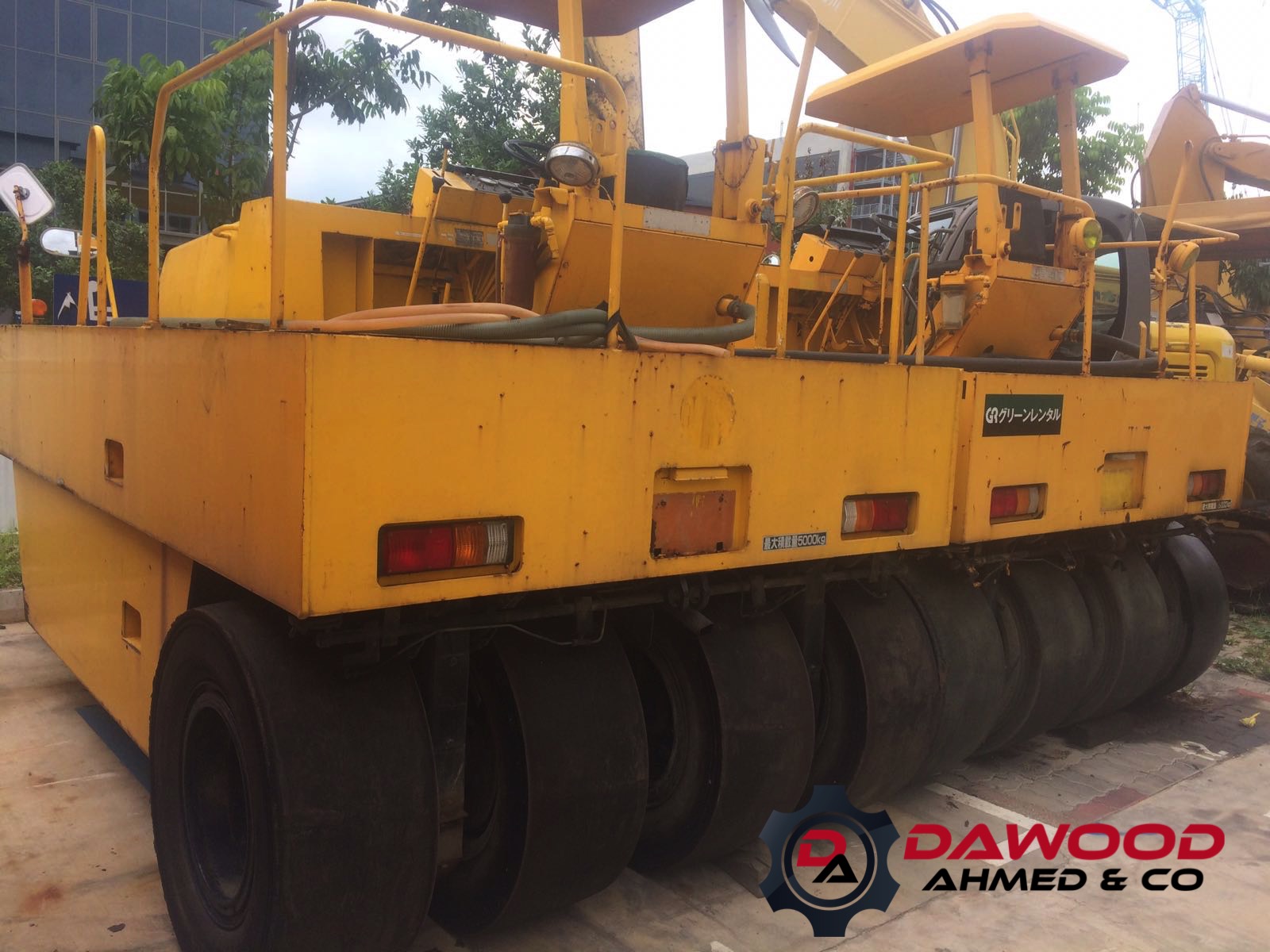 Sakai T2 Pneumatic Tire Roller — photo 4