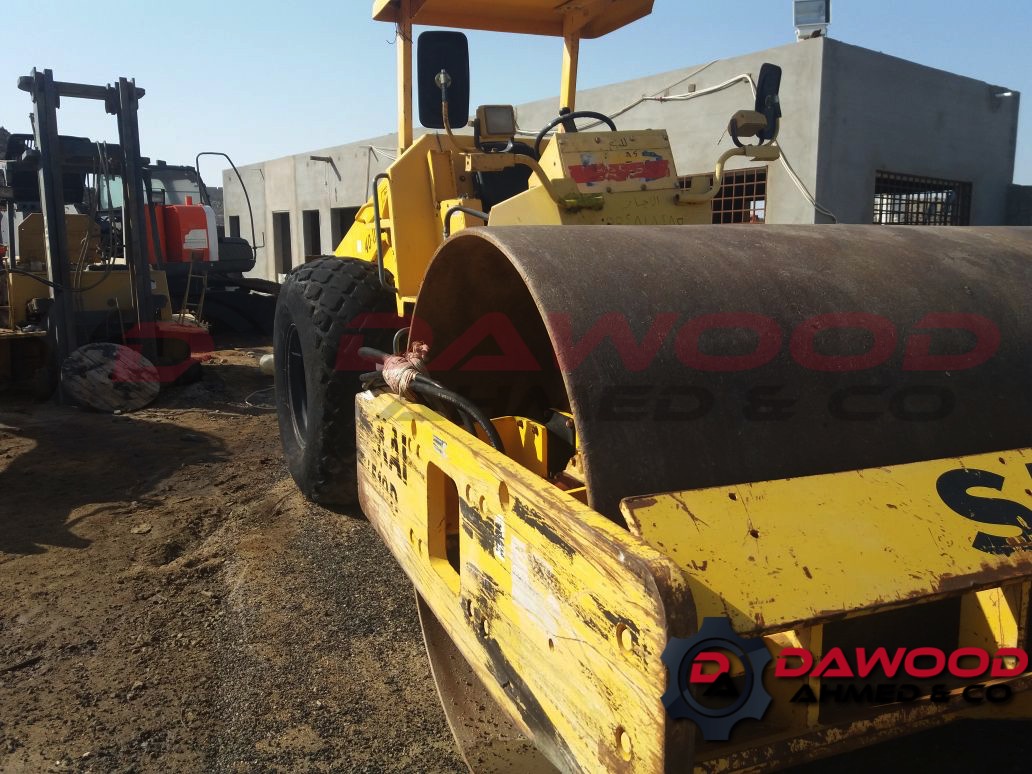 Sakai SV510D Vibration Roller, Year: 2008 - 6 CYL ISUZU ENGINE — photo 2