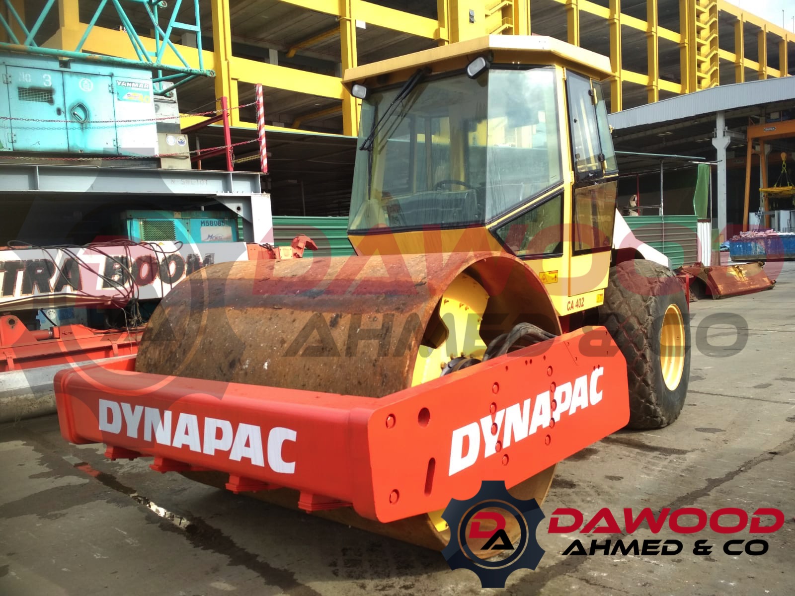 Dynapac CA402D Year: 2001 - With CAB - 4 Cylinder Cummins Engine — photo 4