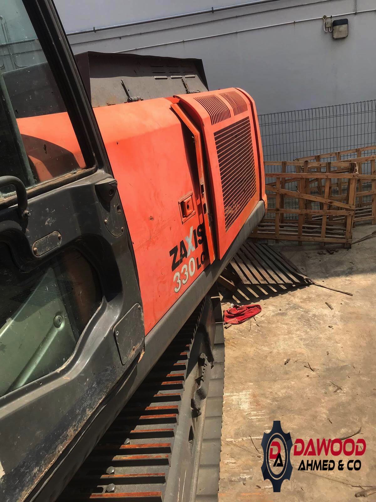 Hitachi ZX330-3 Year: 2008 Crawler Excavator — photo 4