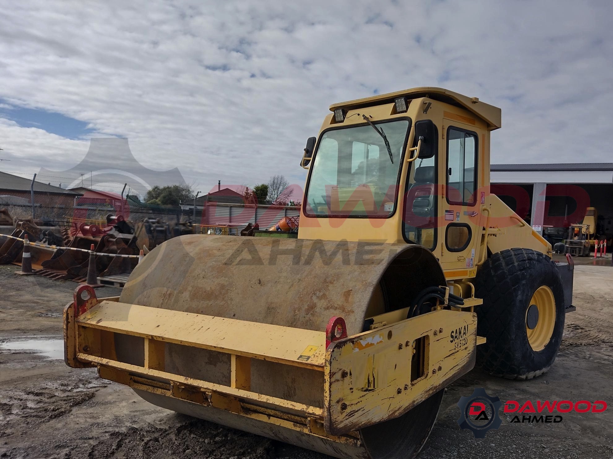 Sakai SV512D Year 2005 with Cabin - Good Working Condition — photo 3