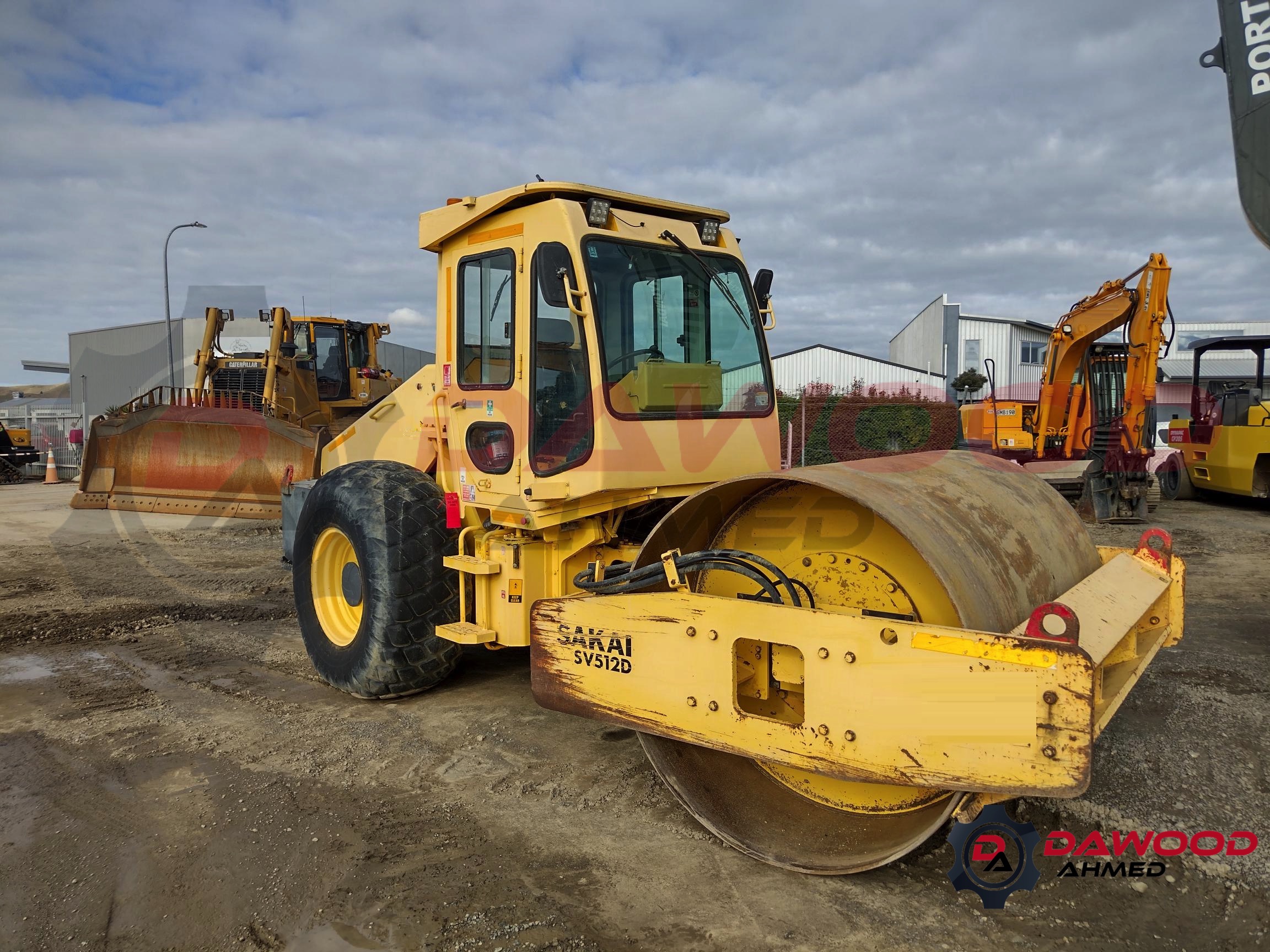 Sakai SV512D Year 2005 with Cabin - Good Working Condition — photo 4