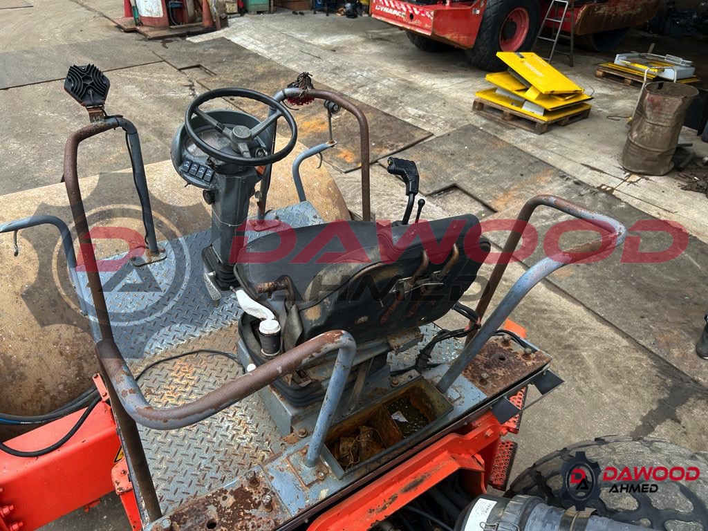 Hamm 3410 Vibration Roller Year: 2005 with Canopy - Good running machine — photo 5