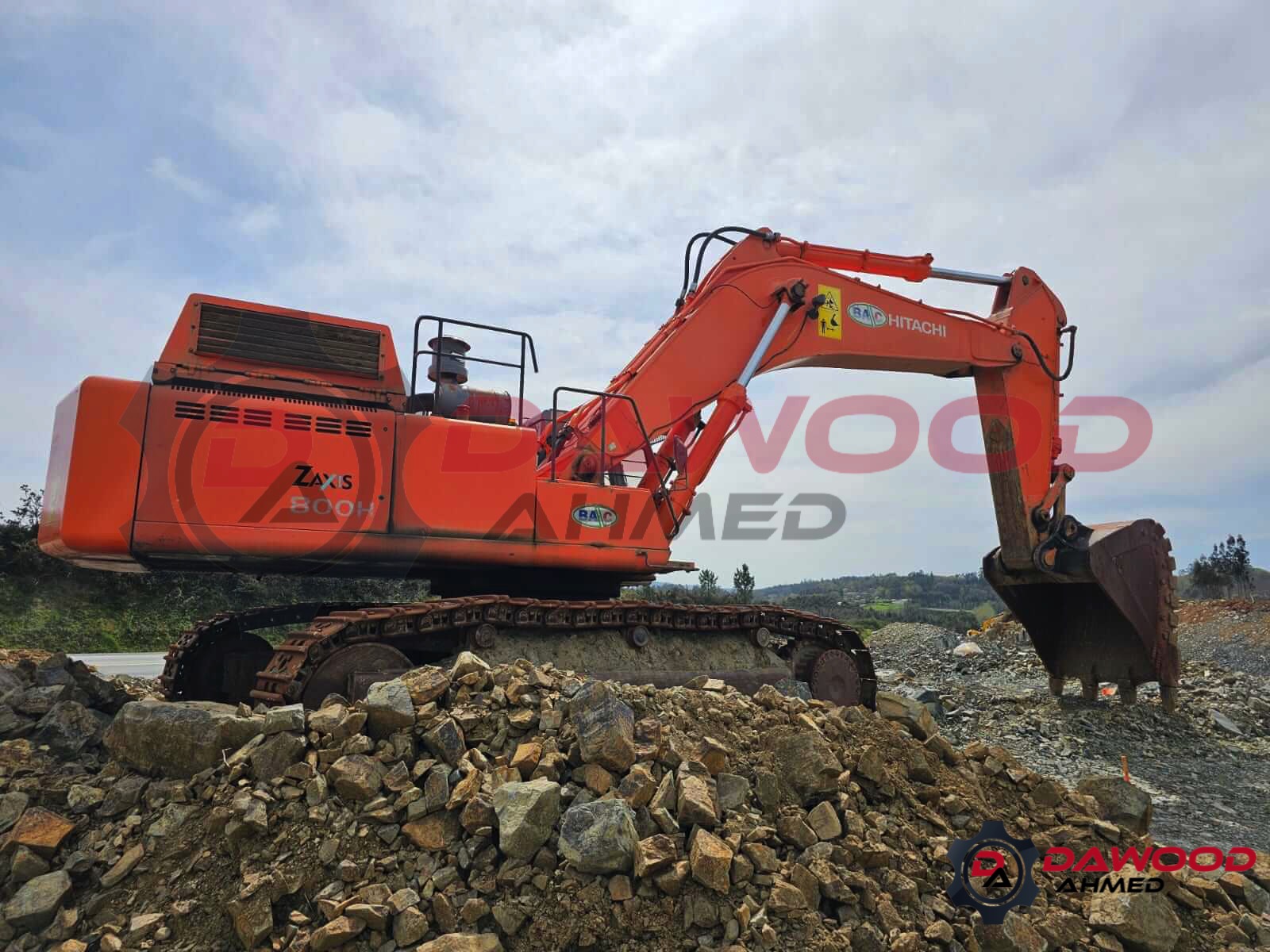 Hitachi EX800H-5 Crawler Excavator Year: 1997 — photo 2